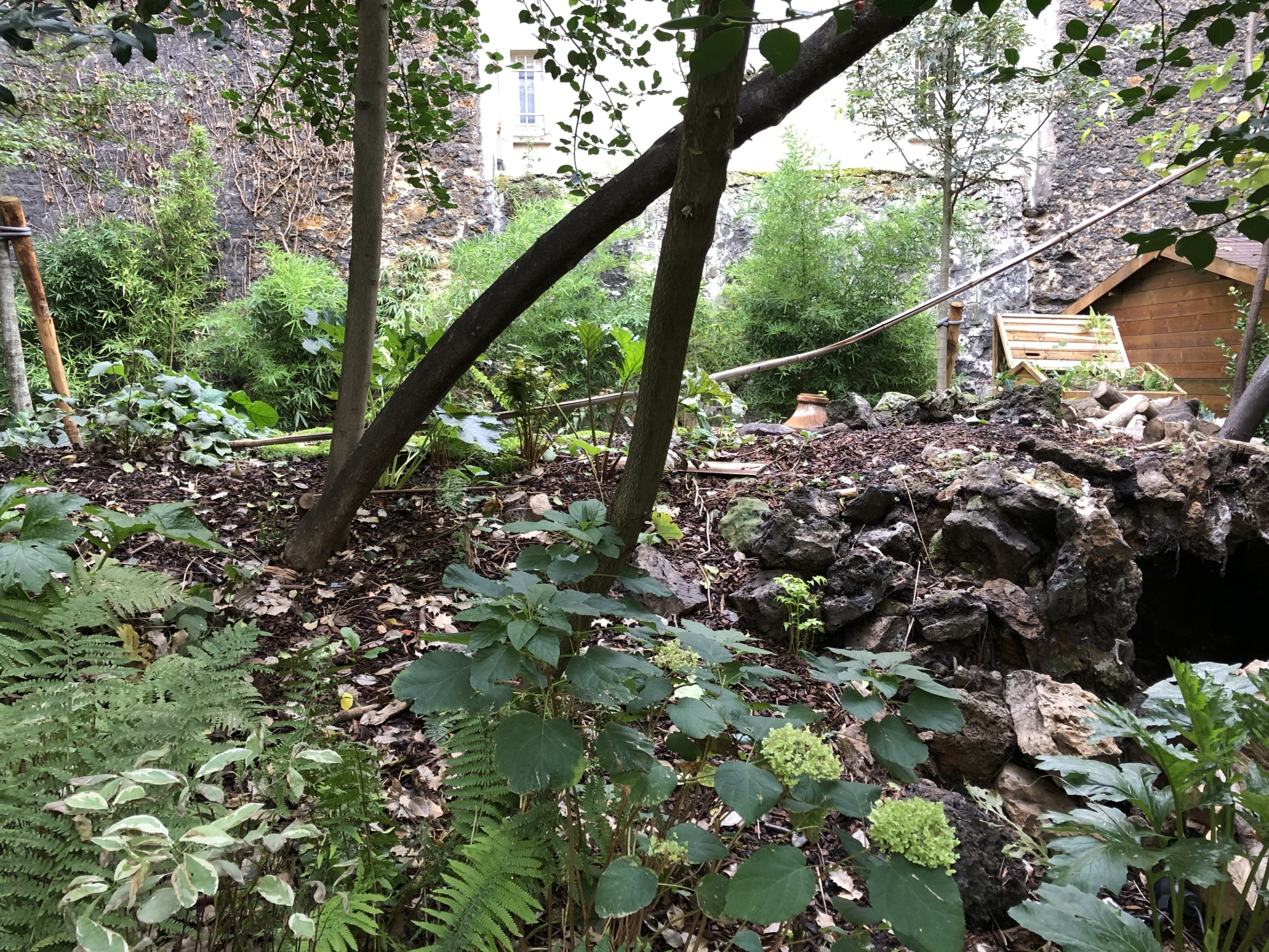 Au Fond Du Jardin Paris 20